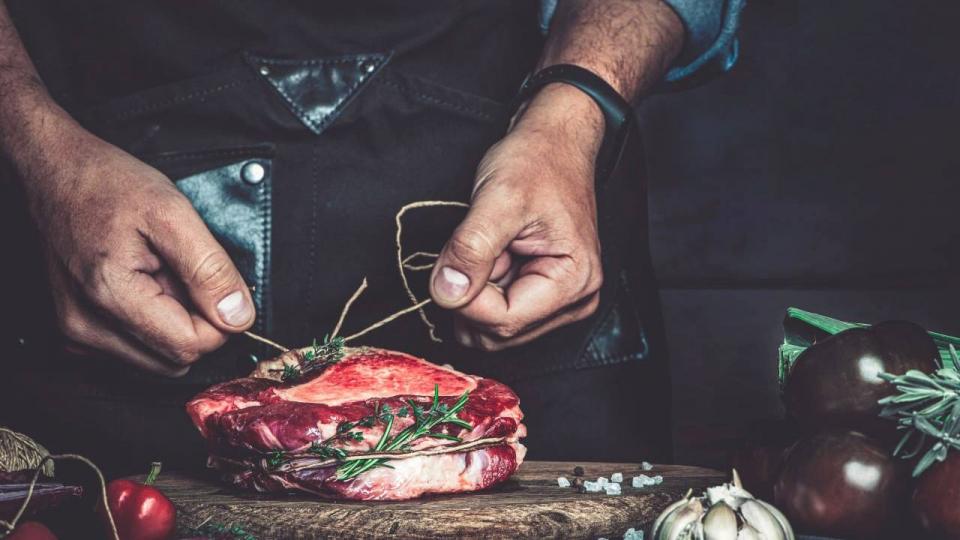 Где востребован повар-мясник и сколько он зарабатывает