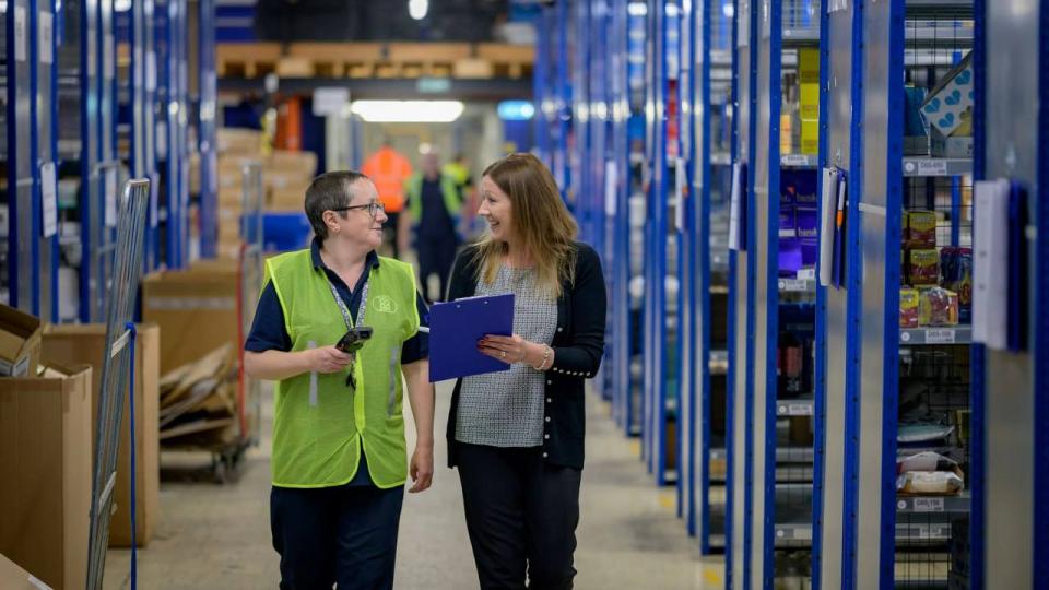 За что отвечает директор по логистике